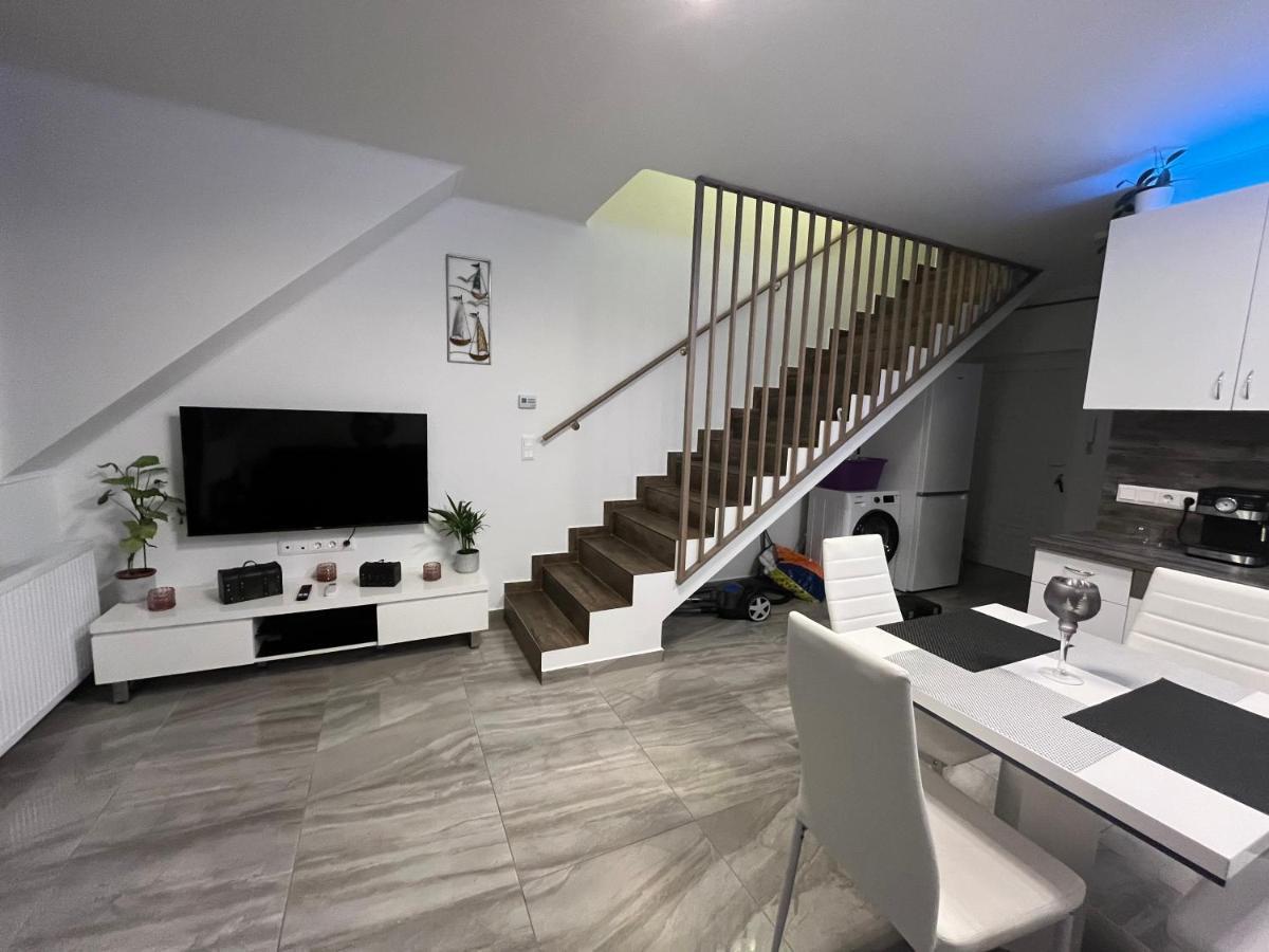 Ciao Lilla Apartman ケストヘイ エクステリア 写真