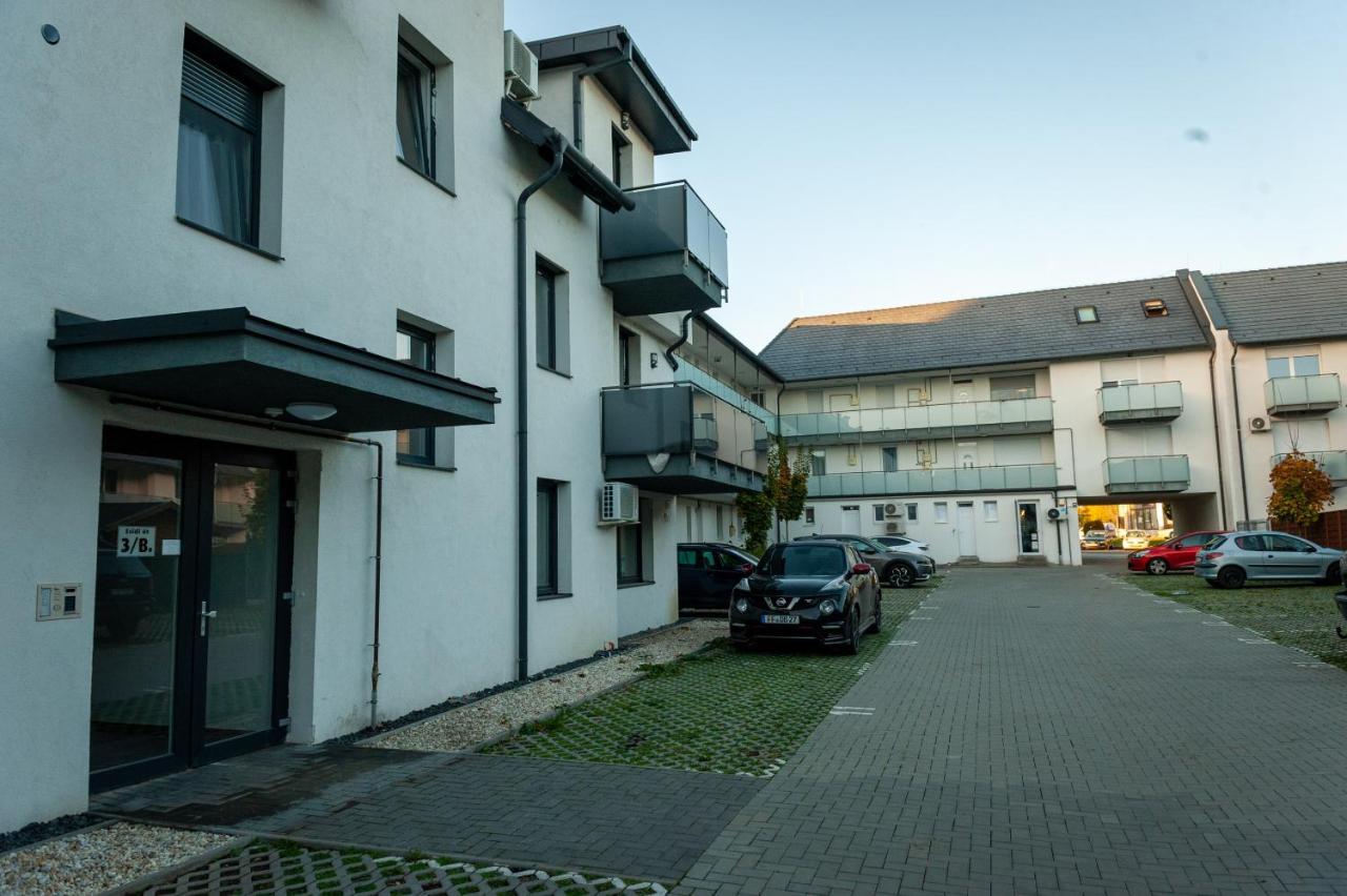 Ciao Lilla Apartman ケストヘイ エクステリア 写真